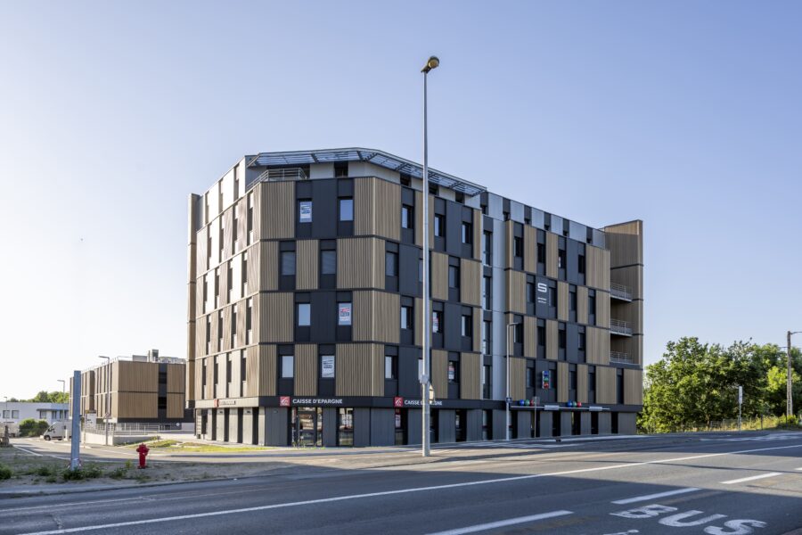 <span>Tertiaire Culturel</span>BUREAUX<p>LA ROCHE SUR YON</p>