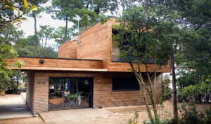 Maison d'architectes en bois construite par DGA Architectes Vendée