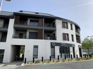 Commerces et logements à Mortagne sur Sèvre conception de DGA Architectes Vendée